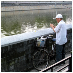 Fisherman on Jingshan Qianjie.