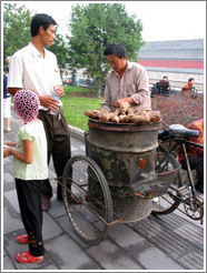 Potato seller on Jingshan Qianjie.