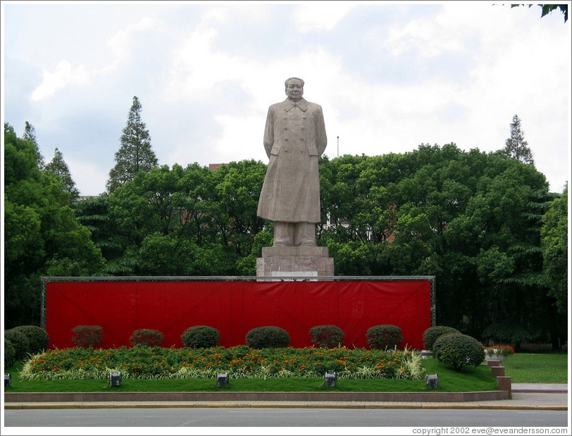 Mao Zedong statue.  Fudan University.
