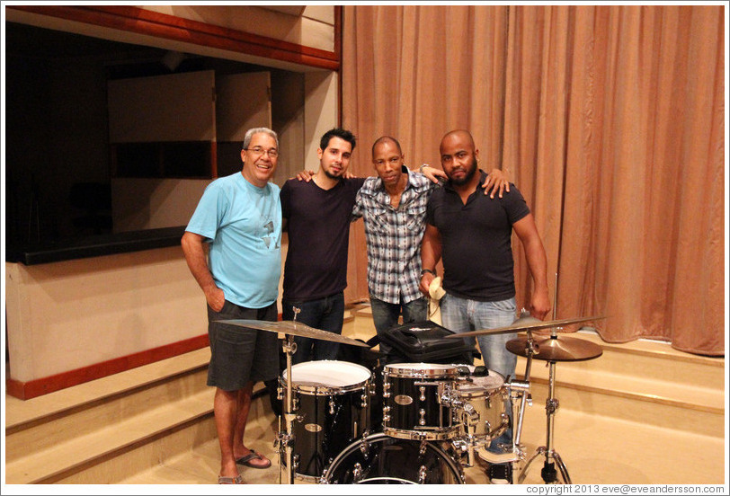 Musicians at Abdala Studios: Emilio Morales (piano), Oliver Vald&eacute;s (drums), a bass player (name unknown), and Carlos Miyares (saxophone).