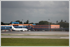 Sign at Jos&eacute; Mart&iacute; Airport saying "Patria es Humanidad", or "Homeland is Humanity".