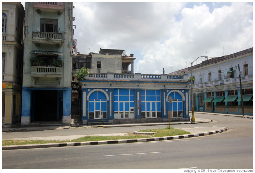 Blue building, Avenida Salvador Allende (Carlos III).