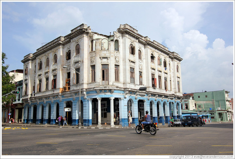 Building that appears to have had a bite taken from the top of it, Avenida Salvador Allende (Carlos III).