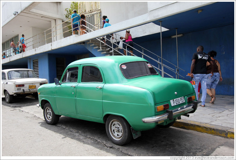 Green car, 25th Street.