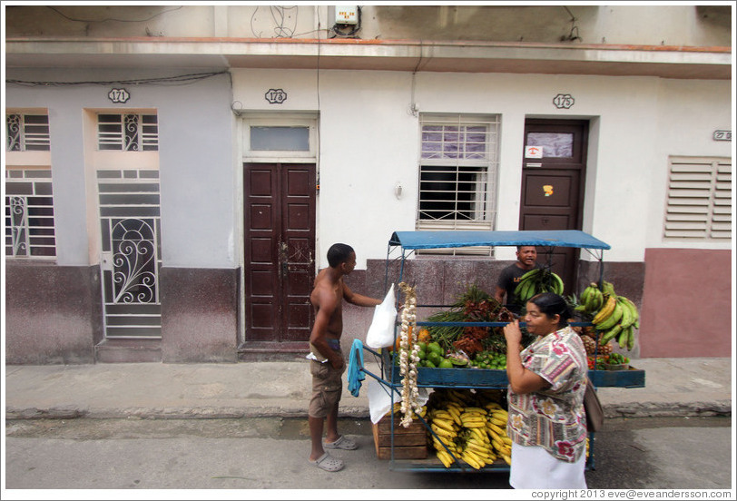 Fruit vendor, Calle Jovellar.