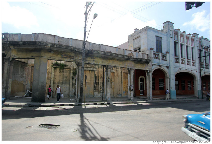 Corner of Calle Padre Varela (Belonscoain) and Avenida de M&eacute;xico Cristina.