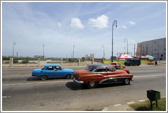 Blue and red cars, Calle Padre Varela (Belonscoain).