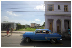 Blue car, Calzada 10 de Octubre.