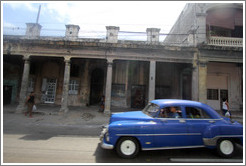 Blue car, Calzada 10 de Octubre.