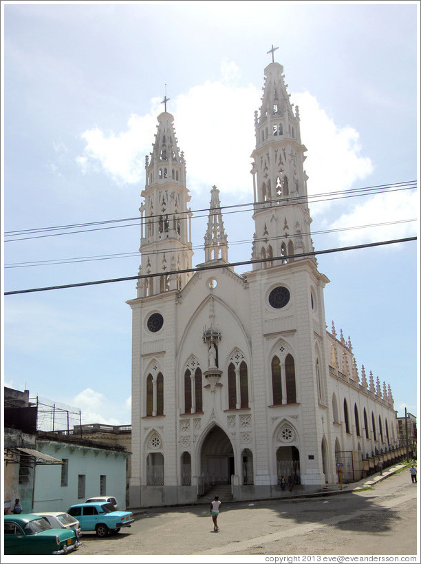 Church, Calzada 10 de Octubre.