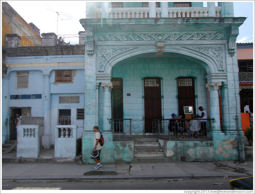 Green house, Calzada 10 de Octubre.