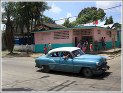 Blue and white car, Calle Perla, La V&iacute;bora neighborhood.