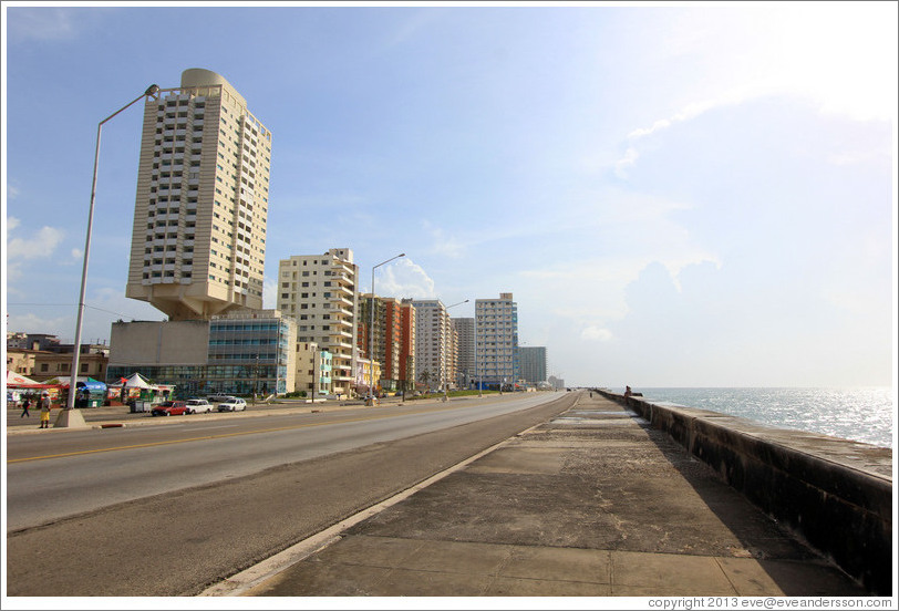 The Malec&oacute;n.