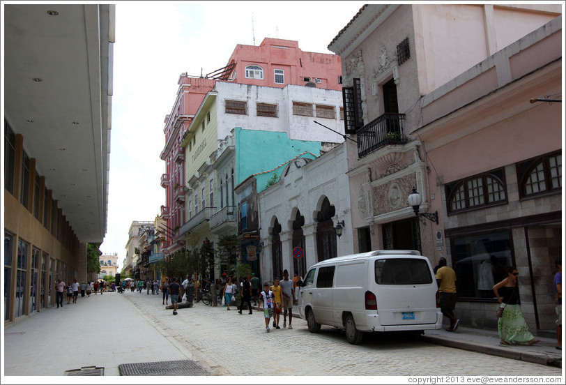 Calle Mercaderes, Old Havana.