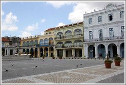 Plaza Vieja, Old Havana.