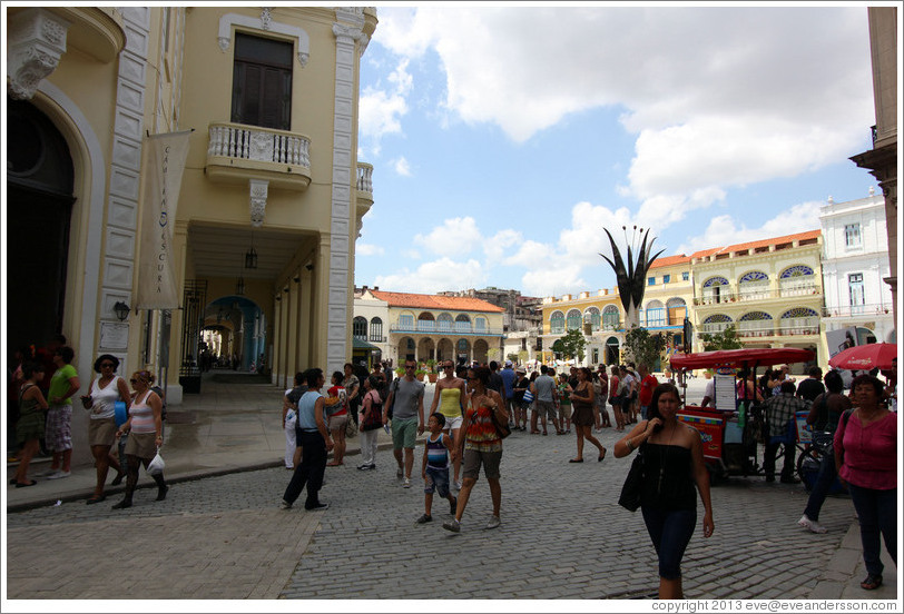 Plaza Vieja, Old Havana.