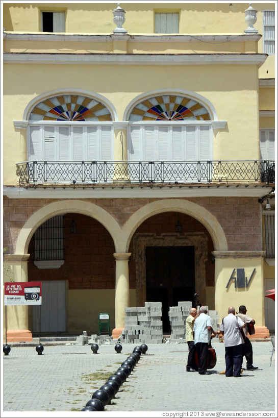 Musicians, Plaza Vieja, Old Havana.