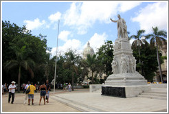 Jos&eacute; Mart&iacute; statue, Parque Central (Central Park).