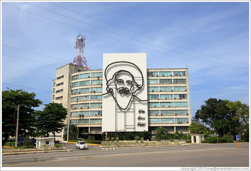 Camilio Cienfuegos depicted on the Ministry of Communications and Informatics, Plaza de la Revoluci&oacute;n.