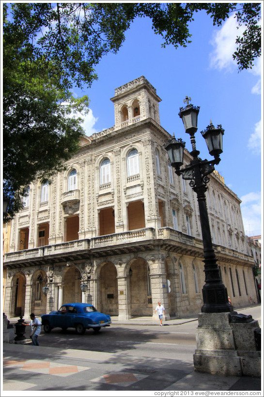 Corner of Paseo del Prado and Calle Animas.