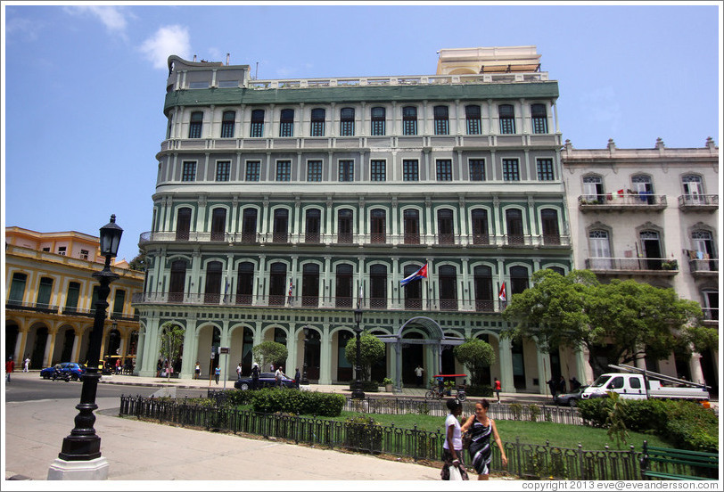 Hotel Saratoga, Paseo del Prado.
