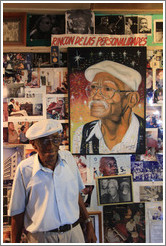 Man with a white hat, Proyecto Santa Amalia.