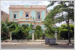 Aqua and peach house, L&iacute;nea, Vedado.