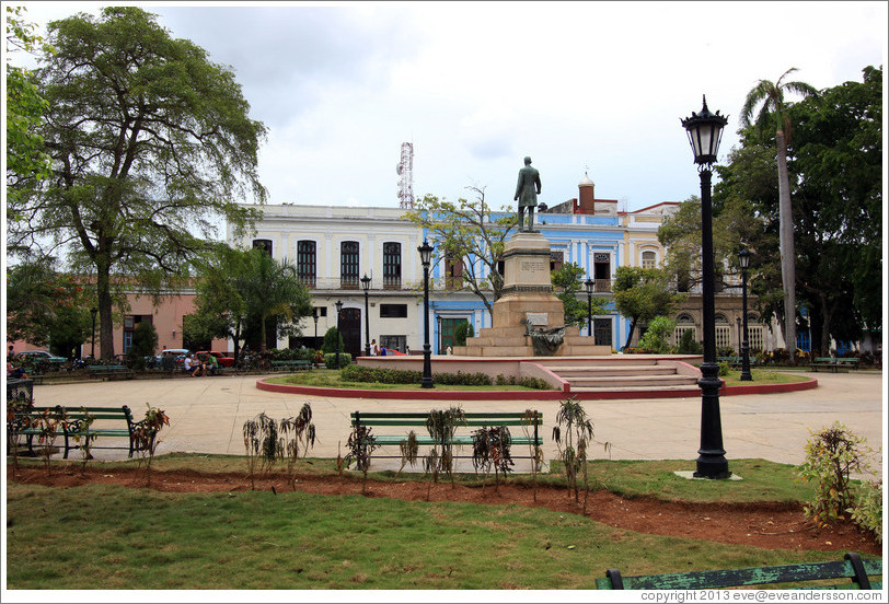 Back of Jos&eacute; Mart&iacute; statue, Parque de la Libertad (Liberty Park).