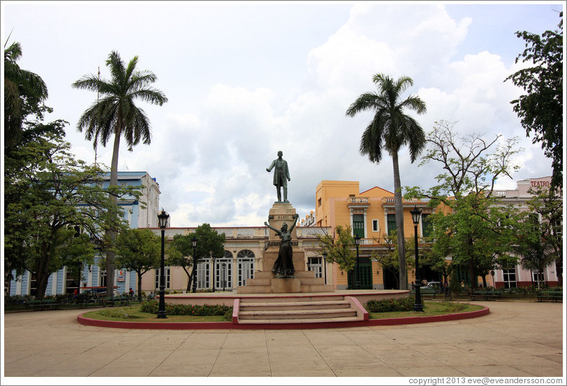 Jos&eacute; Mart&iacute; statue, Parque de la Libertad (Liberty Park).