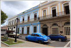 Blue cars near Parque de la Libertad (Liberty Park).