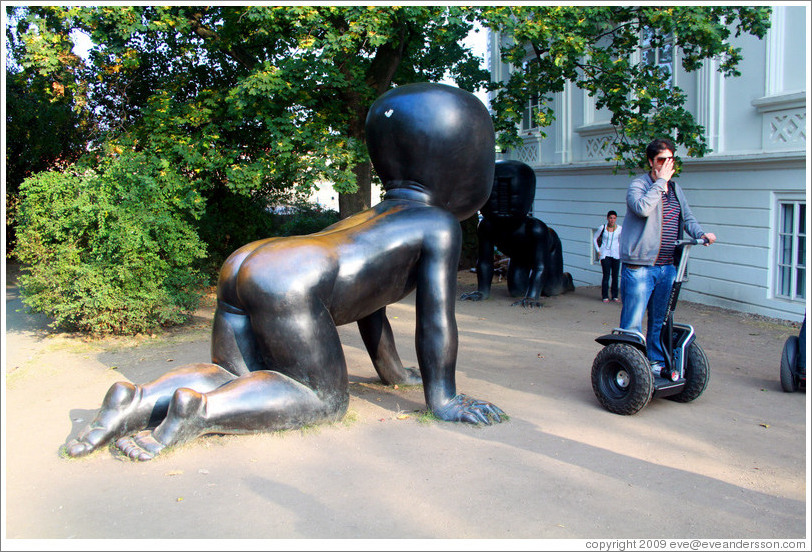 Large baby sculptures near Museum Kampa, Kampa, Mal?trana.