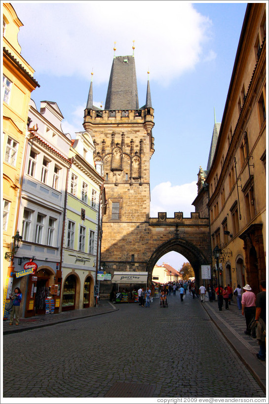 Mosteck?facing one of the towers of Charles Bridge (Karl&#367;v most), Mal?trana