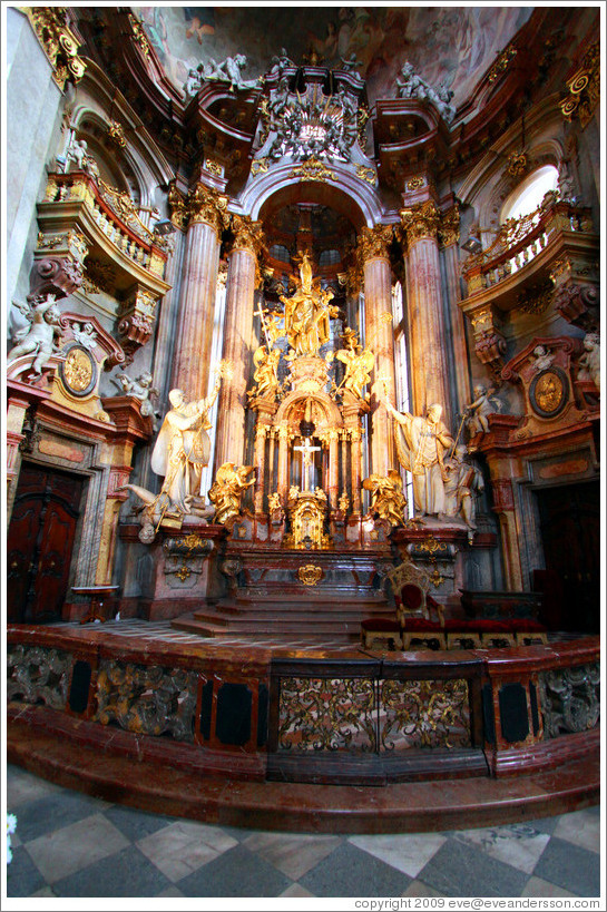 Apse, St. Nicholas' Church (Kostel sv. Mikul?), Mal?trana.