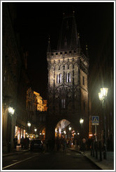 Powder Tower (Pra?n?r?) at night.