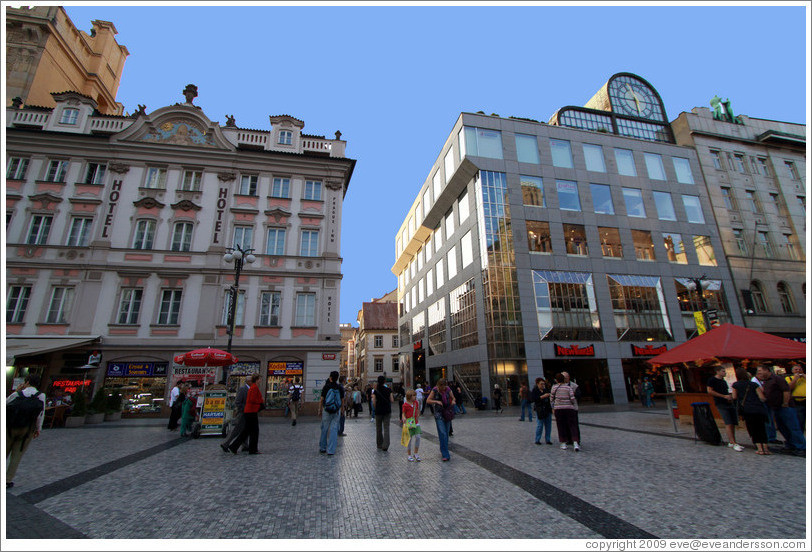 Old and new buildings, Wenceslas Square (V?avsk??#283;st?at 28. &#345;?a, Nov?&#283;sto.