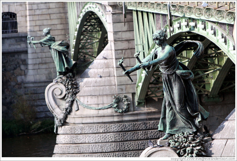 Women with torches, Cechuv Bridge (&#268;ech&#367;v most).