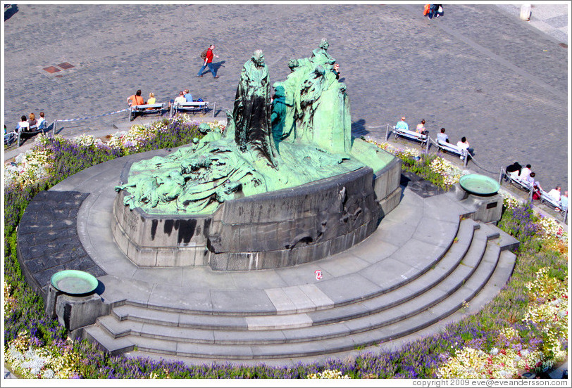 Jan Hus Monument, viewed from Old Town Hall (Starom&#283;stsk?adnice), Star?&#283;sto.