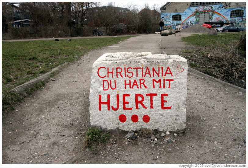 Rock painted with "Christiania du har mit hjerte" ("Christiania you have my heart")