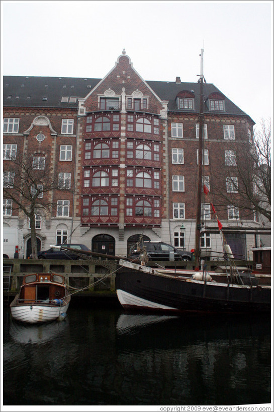 Christianshavns canal, with houseboats.