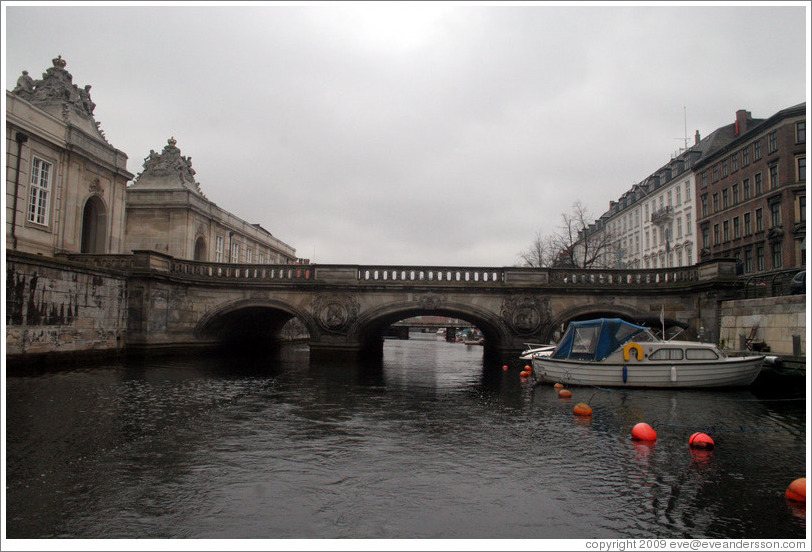 Marmorbroen (The Marble Bridge), over Frederiksholms Canal.