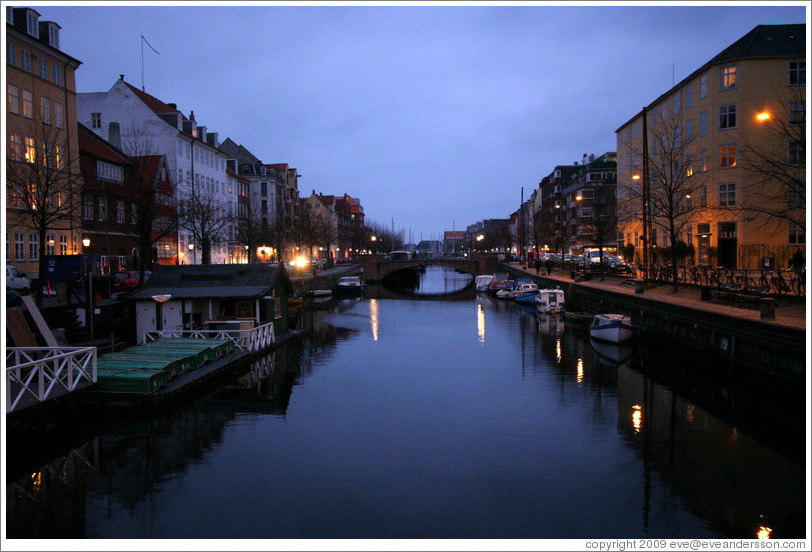 Frederiksholms Canal at night.