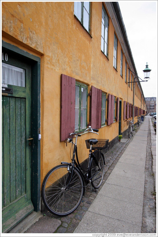 Yellow houses at Oster Voldgade and Suensonsgade.  Nyboder district, city centre.