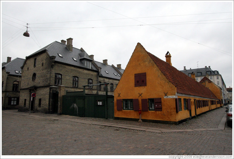 Yellow houses at Sankt Pauls Gade and Borgergade.  Nyboder district, city centre.