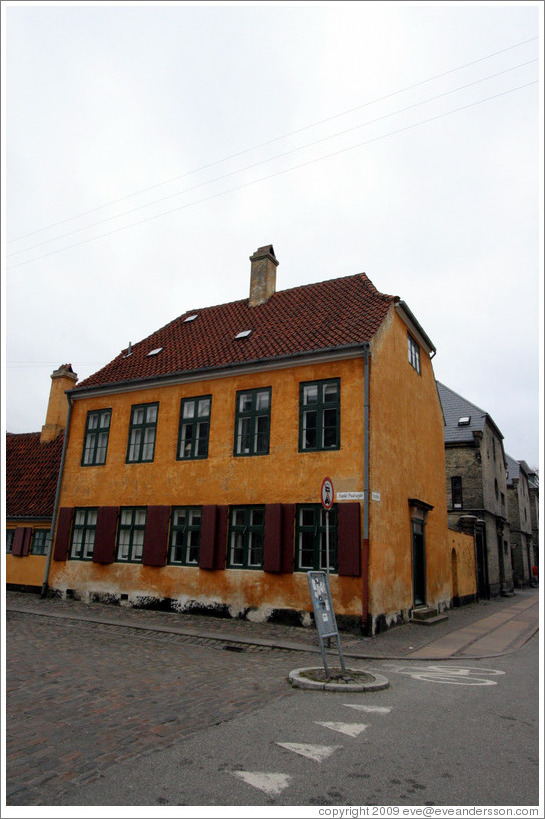 Yellow house at Sankt Pauls Gade and Borgergade.  Nyboder district, city centre.