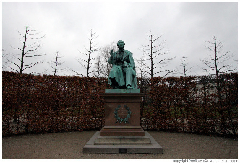 Statue of Hans Christian Andersen.  Kongens Have (King's Gardens).
