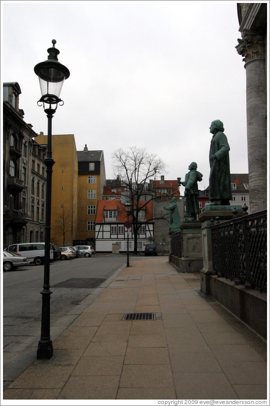 Frederiks Kirke, also known as Marmorkirken (Marble Church).  Statues and street nearby.