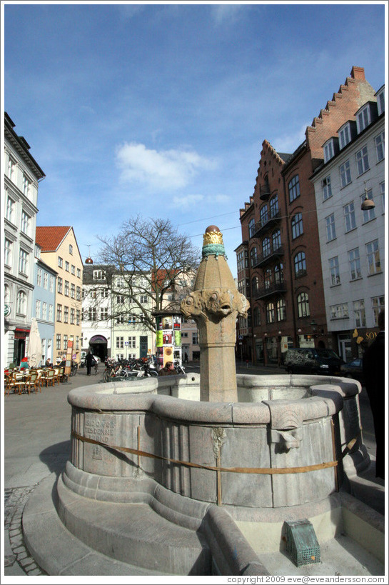 Fountain with fish figures.  Vandkunsten, city centre.
