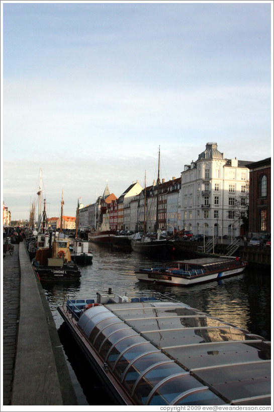 Houseboats.  Nyhavn (New Harbor).