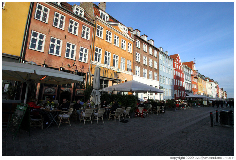 Restaurants.  Nyhavn (New Harbor).