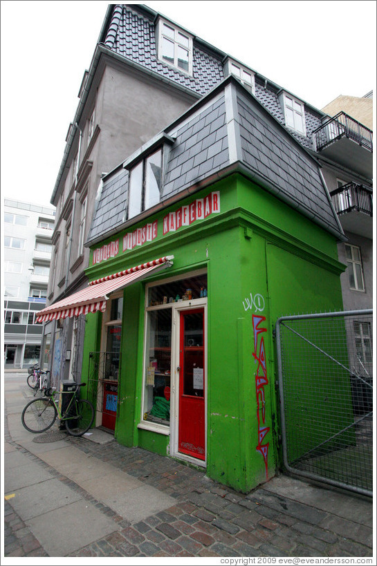 Verdens Mindste Kaffebar (The World's Smallest Coffee Shop), or so it is named.  Tullinsgade, Vesterbro district.